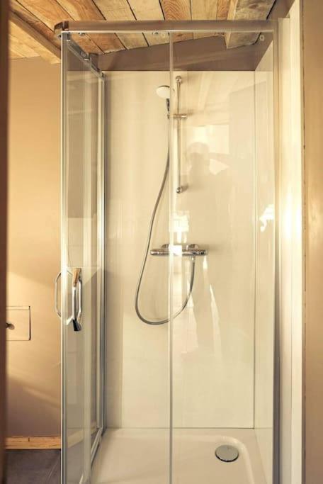 Villa Le P'Tit Nid : Mini Loft Pour 2 A 4 Personnes Tellin Esterno foto